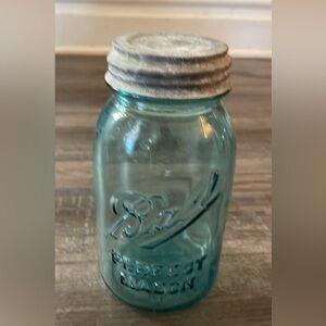 A7- Quart Aqua Blue Vintage #14 Ball Mason Jar